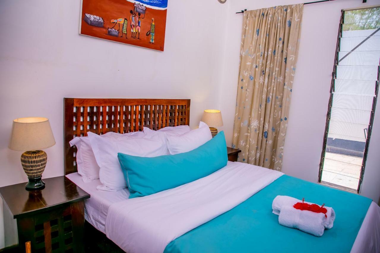 Hibiscus House Gambia Hotel Brufut Ngoại thất bức ảnh
