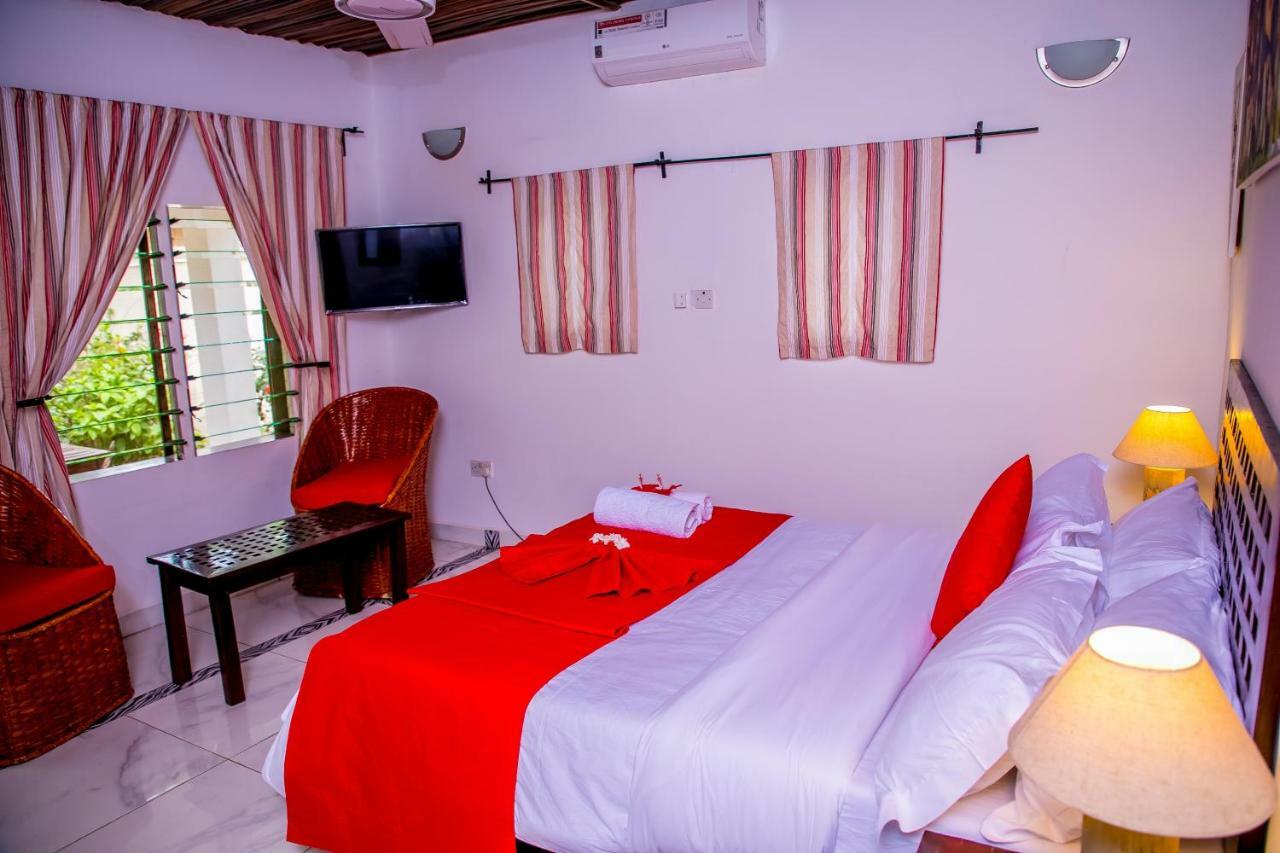 Hibiscus House Gambia Hotel Brufut Ngoại thất bức ảnh