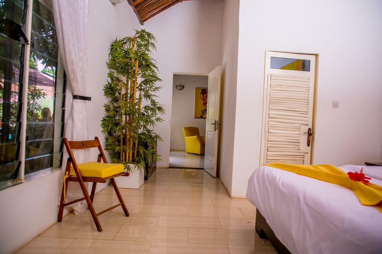 Hibiscus House Gambia Hotel Brufut Ngoại thất bức ảnh