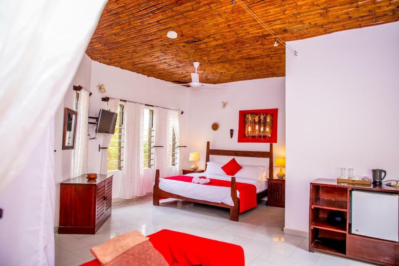 Hibiscus House Gambia Hotel Brufut Ngoại thất bức ảnh