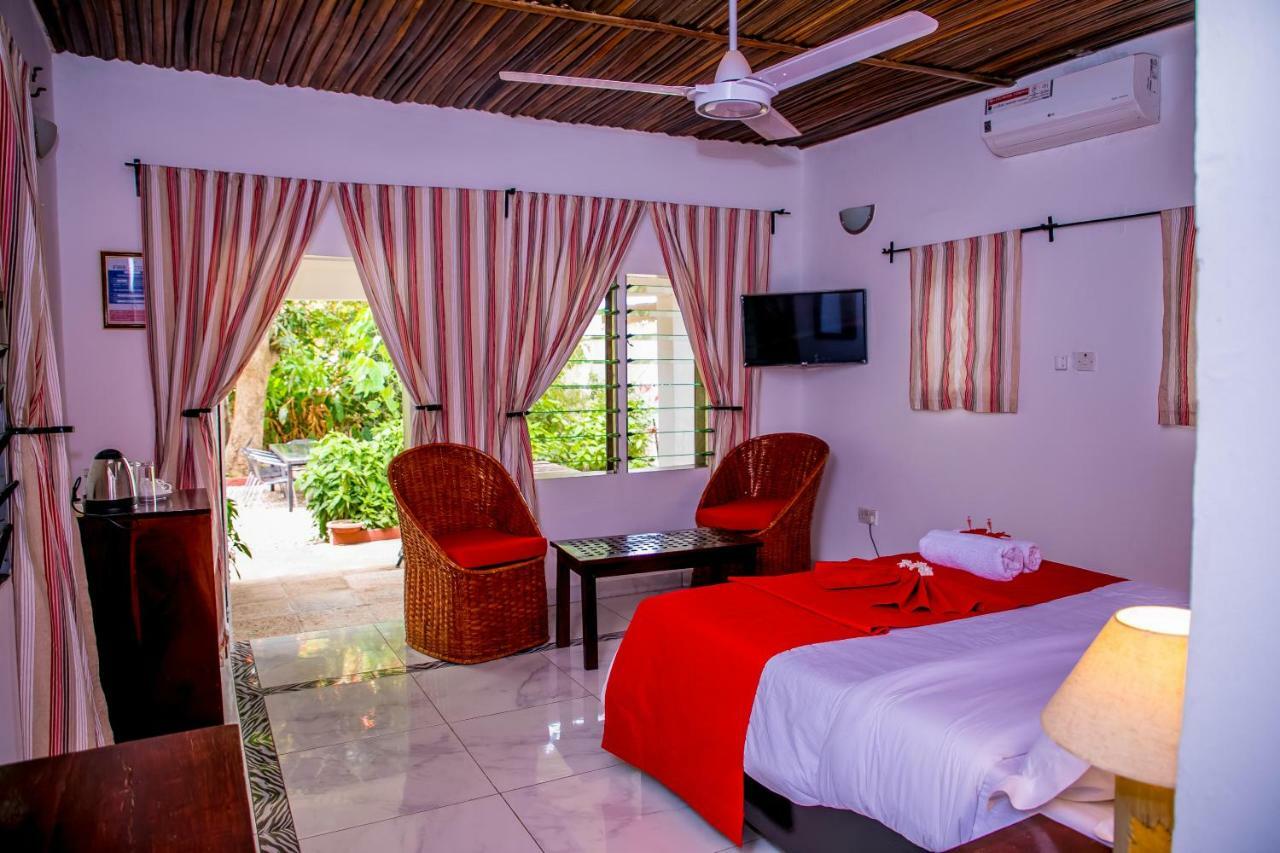 Hibiscus House Gambia Hotel Brufut Ngoại thất bức ảnh