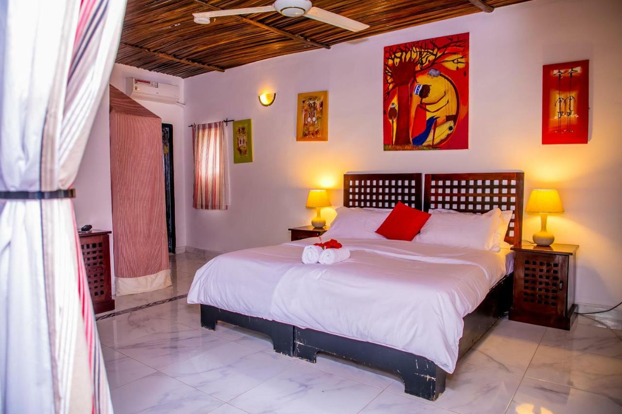 Hibiscus House Gambia Hotel Brufut Ngoại thất bức ảnh